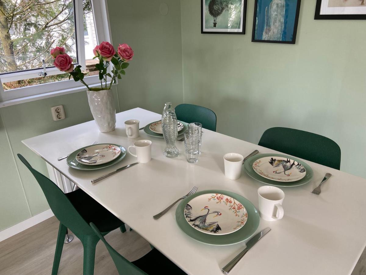 Ruim En Modern Chalet In De Veluwse Bossen Putten Eksteriør bilde