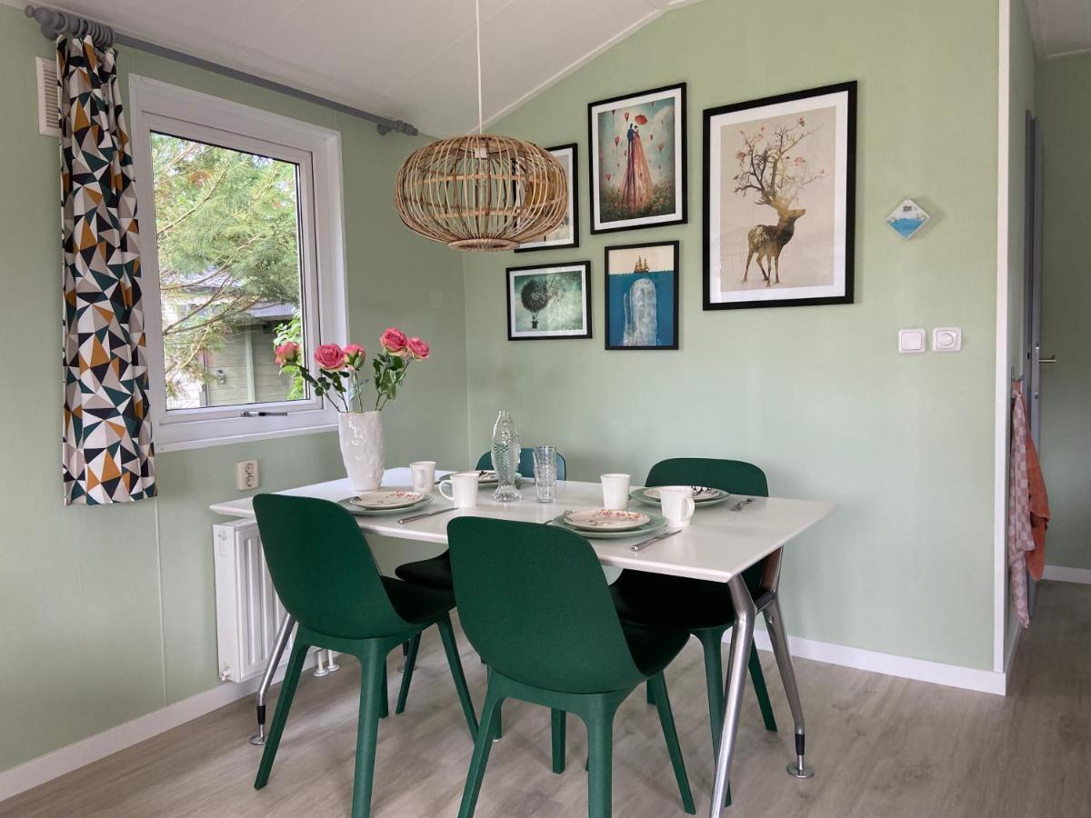 Ruim En Modern Chalet In De Veluwse Bossen Putten Eksteriør bilde