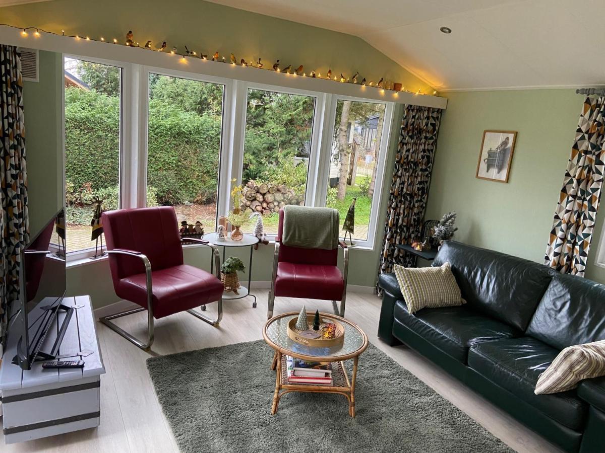 Ruim En Modern Chalet In De Veluwse Bossen Putten Eksteriør bilde